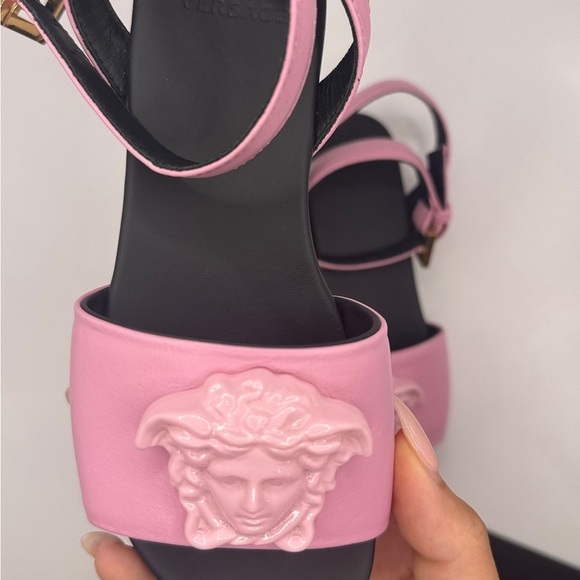 Versace Medusa Flat Sandals for Girls - Picture 3 of 8